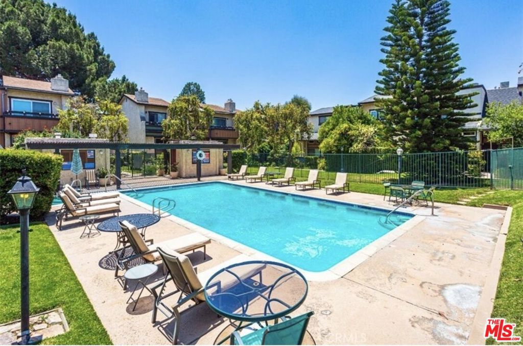 Residential Lease in Van Nuys