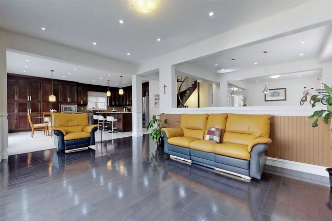 10 Gosling St, House other with 4 bedrooms, 5 bathrooms and 7 parking in Brampton ON | Image 10