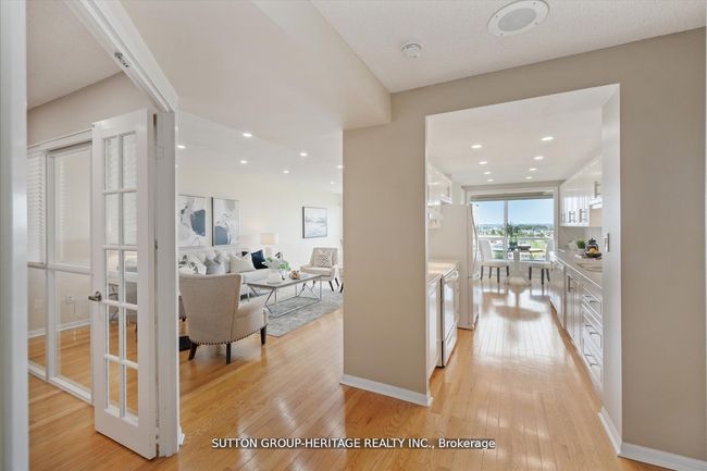 1206 - 712 Rossland Rd E, Condo with 2 bedrooms, 2 bathrooms and null parking in Whitby ON | Image 9