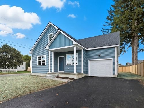 20 Willow St, Clinton, MA, 01510-1810 | Card Image