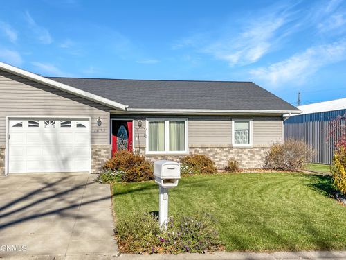 1435 4th St N, Carrington, ND, 58421-1031 | Card Image
