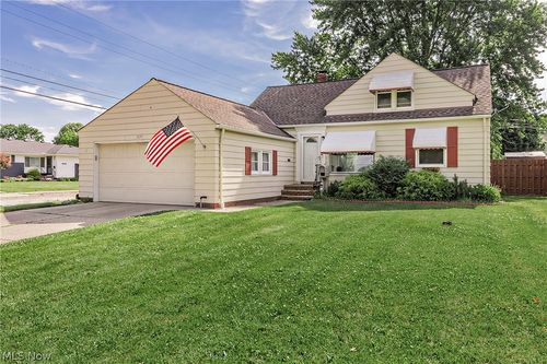 1649 Gilbert Dr, Mayfield Heights, OH, 44124-3107 | Card Image