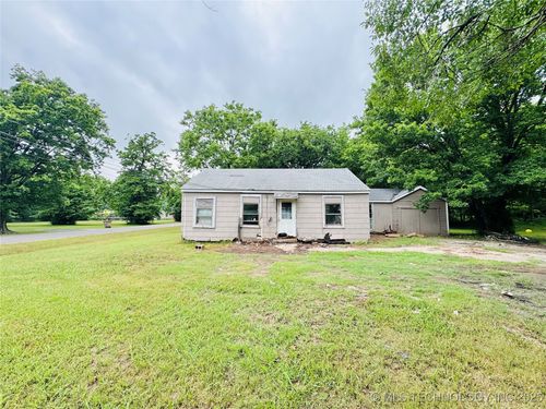 701 N State St, Wagoner, OK, 74467-2833 | Card Image