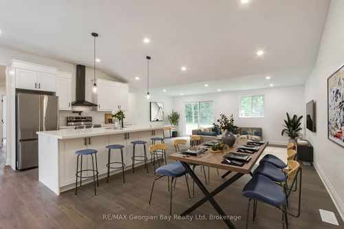 1311 Everton Rd, Midland, ON, L4R5J5 | Card Image