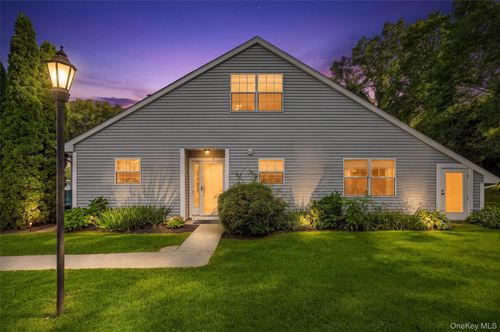 10 Evergreen Way, Pawling, NY, 12564-1328 | Card Image