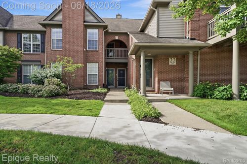 28071 Carlton Way Dr, Novi, MI, 48377-2632 | Card Image