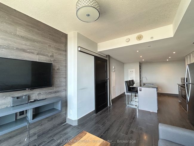 N2502 - 330 Phillip St, Condo with 3 bedrooms, 2 bathrooms and null parking in Waterloo ON | Image 9