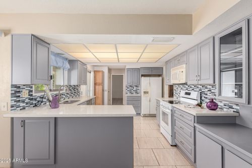 12819 N Sun Valley Dr, Sun City, AZ, 85351-3262 | Card Image