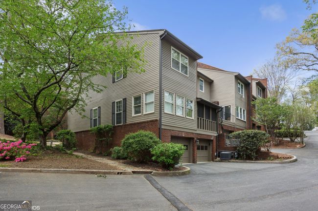 5273 Glenridge Dr, Townhouse with 3 bedrooms, 4 bathrooms and 2 parking in Sandy Springs GA | Image 72