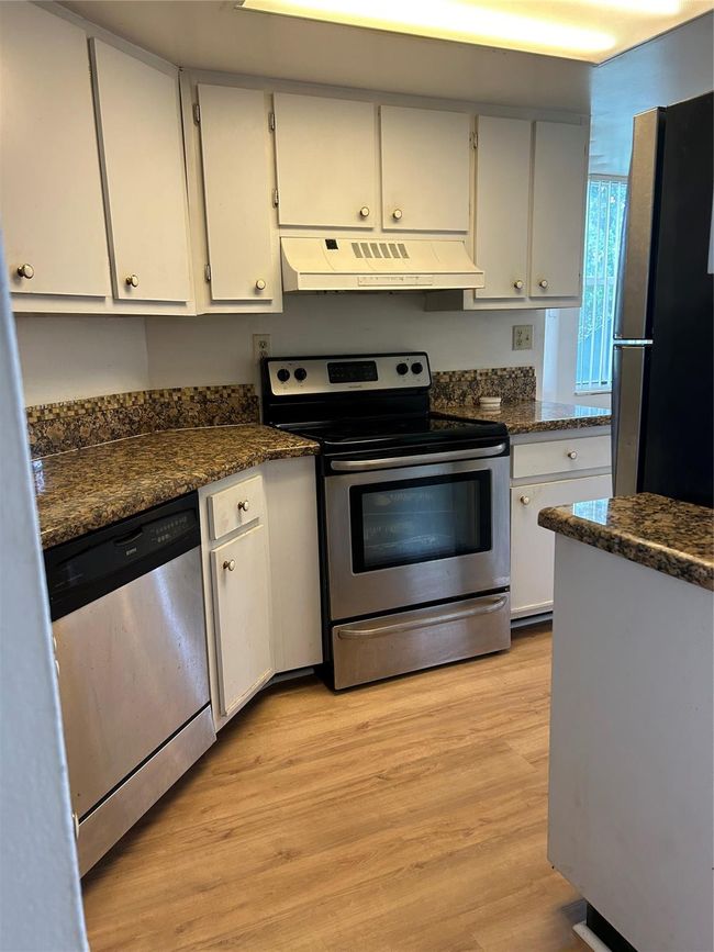 APT-201 - 2823 N Course Dr, Condo with 2 bedrooms, 2 bathrooms and null parking in Pompano Beach FL | Image 6