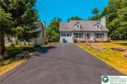 7021 Vista Dr, Coolbaugh Twp, PA, 18466-3572 | Card Image