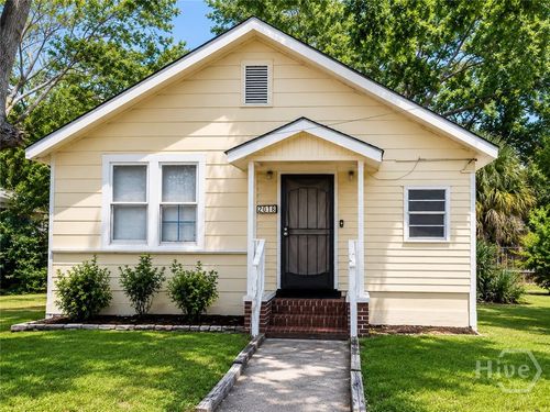 2018 Bolling St, savannah, GA, 31404-2516 | Card Image