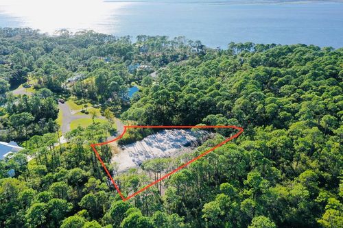 305 Sweet Bay Cir, Eastpoint, FL, 32328-3590 | Card Image