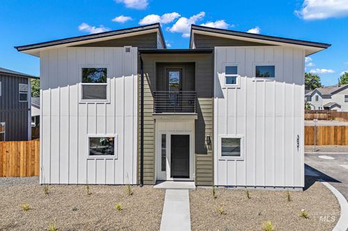 3821 N Jackie Ln, Boise, ID, 83704-4211 | Card Image