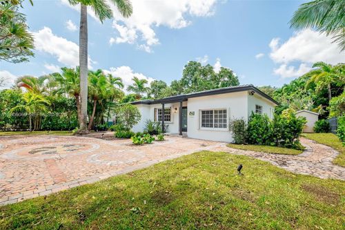 11222 Ne 9th Ave, Biscayne Park, FL, 33161-6704 | Card Image