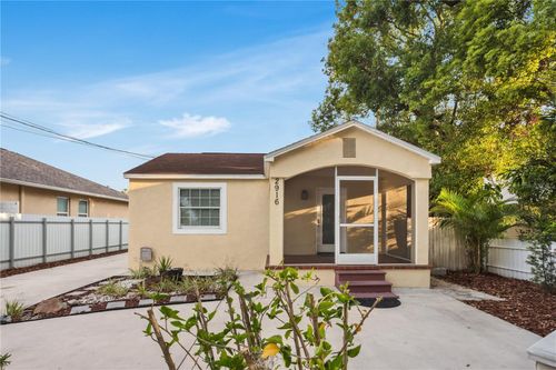 2916 W Crest Ave, TAMPA, FL, 33614-6706 | Card Image