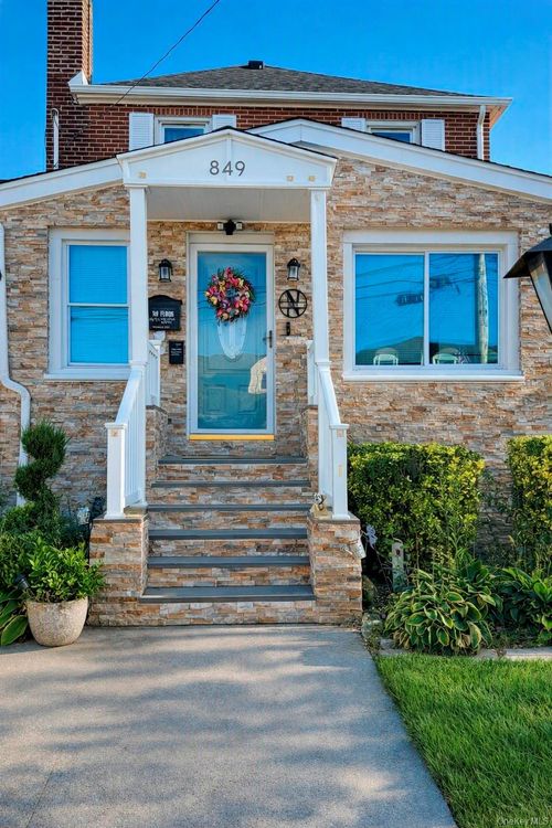 849 Second Ave, Franklin Square, NY, 11010-1923 | Card Image