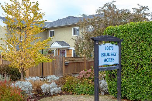 32-10070 Fifth St, Sidney, BC, V8L2X9 | Card Image