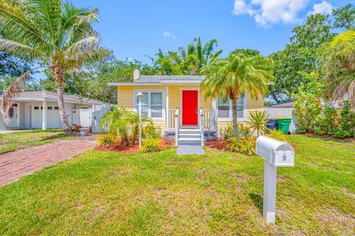 907 18th Ave W, Palmetto, FL, 34221-4355 | Card Image