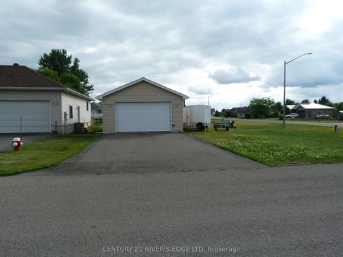 44 Lori Lane, North Dundas, ON, K0C1H0 | Card Image