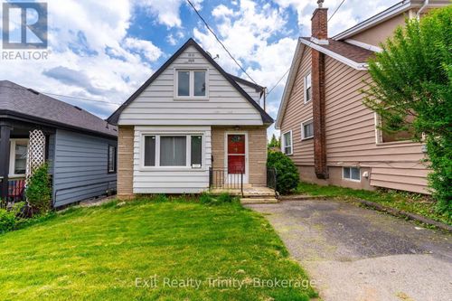131 E 18th St, Hamilton, ON, L9A4P2 | Card Image