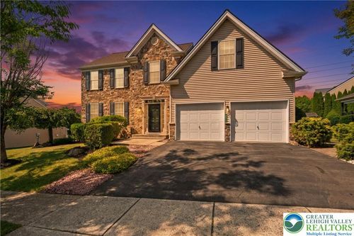 2305 Aberdeen Way, Macungie, PA, 18062-8239 | Card Image