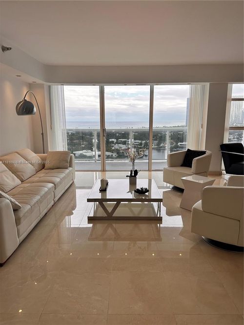 apt-1847-20515 E Country Club Dr, Aventura, FL, 33180-3045 | Card Image