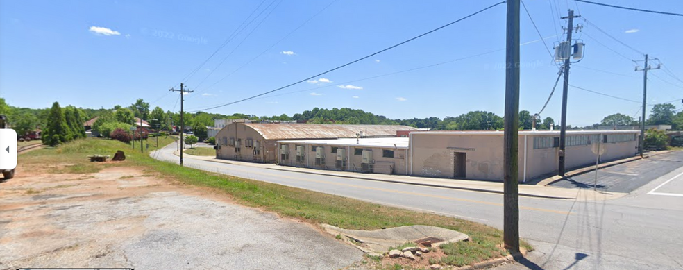 482 Chattahoochee St, Cornelia, GA 30531