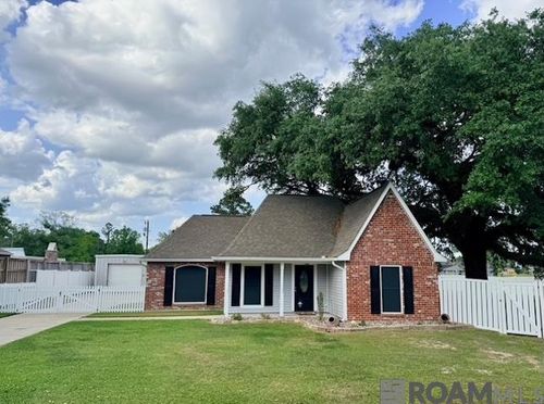 7903 Oakland Dr, Denham Springs, LA, 70706-1947 | Card Image