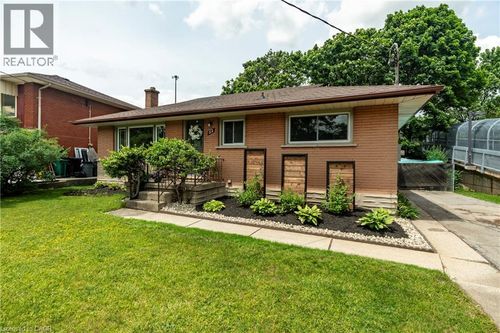 62 Boniface Avenue, Kitchener, ON, N2C1L9 | Card Image