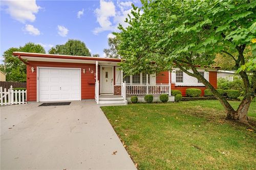 123 Meadowbrook Dr, Gardner, KS, 66030-1111 | Card Image