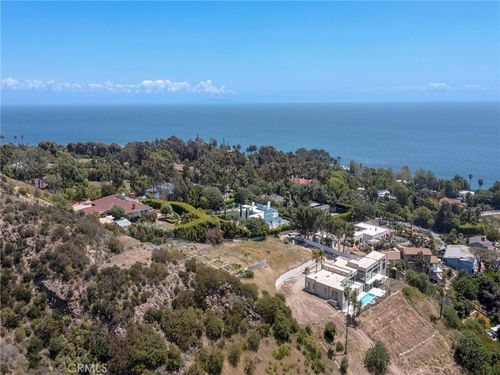 27061 Sea Vista Dr, Malibu, CA, 90265-4462 | Card Image
