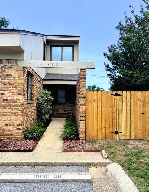 2838 Villager Cir, Pensacola, FL, 32504-9307 | Card Image