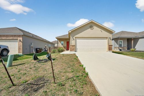 14643 Hackamore Way, Elmendorf, TX, 78112-6316 | Card Image