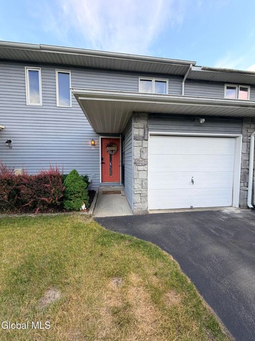 54 Velina Dr, Albany, NY, 12203-4738 | Card Image