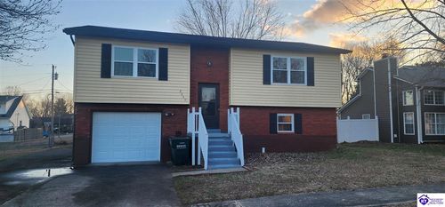 2669 Lake Rd N, Radcliff, KY, 40160-9393 | Card Image