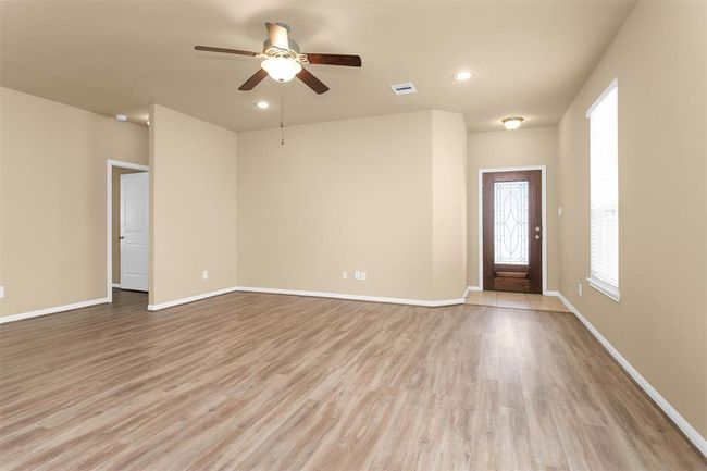 The open, airy layout creates a welcoming atmosphere—ideal for relaxing evenings and memorable family gatherings. | Image 6