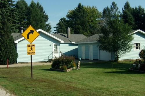 35 3rd St, Eastlake, MI, 49626-5006 | Card Image