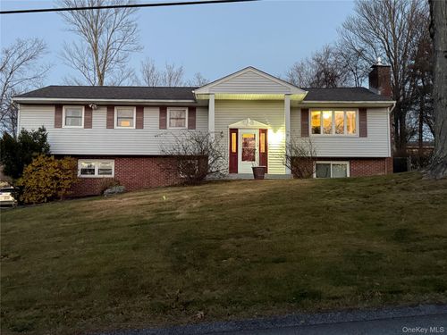 137 Simone Dr, Poughkeepsie, NY, 12603-3751 | Card Image