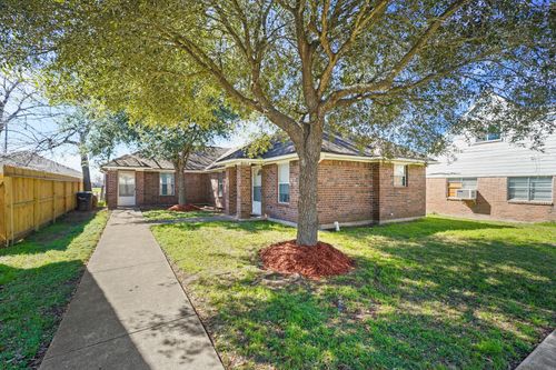 4636 Mayflower St, Houston, TX, 77033-3561 | Card Image