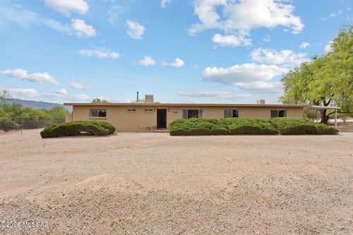 10100 E Moccasin Place, Tucson, AZ, 85749 | Card Image