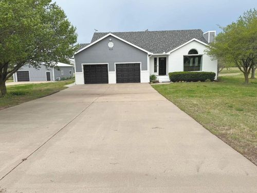 235 N Tyler Rd, Wellington, KS, 67152-8035 | Card Image