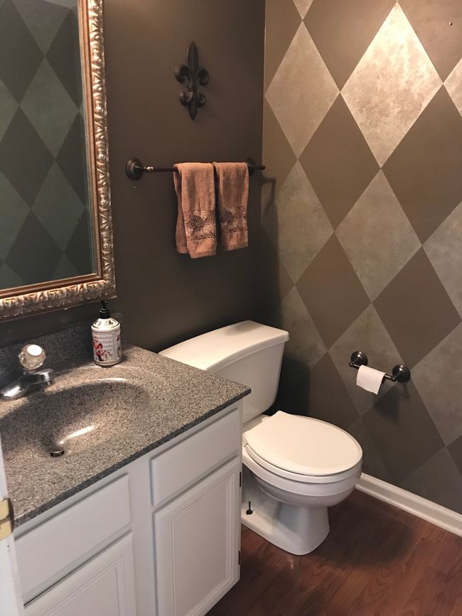 Half bath on the main floor | Image 10