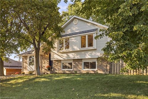 178 Laurentian Dr, Kitchener, ON, N2E1Y3 | Card Image