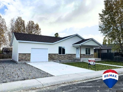 701 Summit Dr, Riverton, WY, 82501-4012 | Card Image