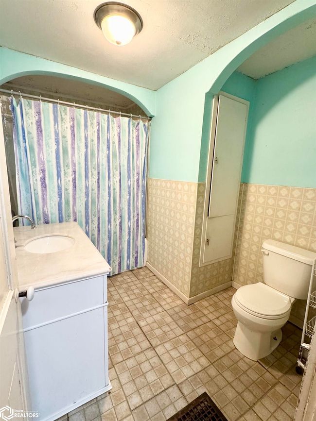 315 S Division St, Home with 3 bedrooms, 1 bathrooms and 1 parking in Audubon IA | Image 17