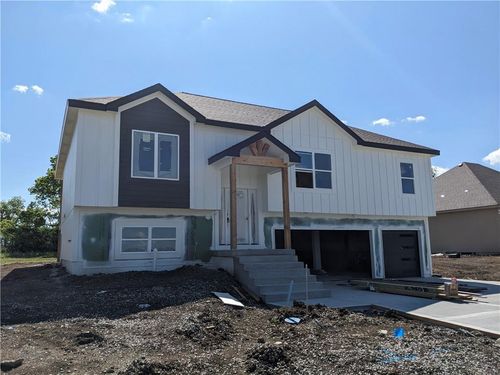 1602 Mulberry St, Pleasant Hill, MO, 64080-1770 | Card Image