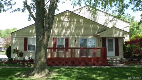 77-33612 Bayview Drive, Chesterfield Township, MI, 48047 | Card Image