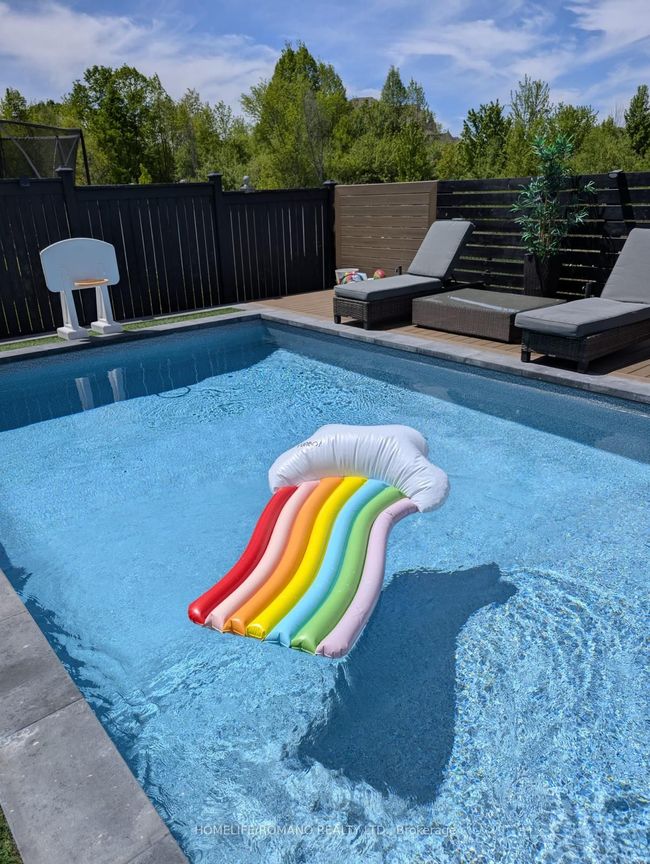 6 Bluff Trail, House other with 5 bedrooms, 5 bathrooms and 4 parking in Nobleton ON | Image 16