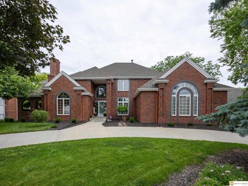 16432 Leavenworth Cir, Omaha, NE, 68118-2720 | Card Image